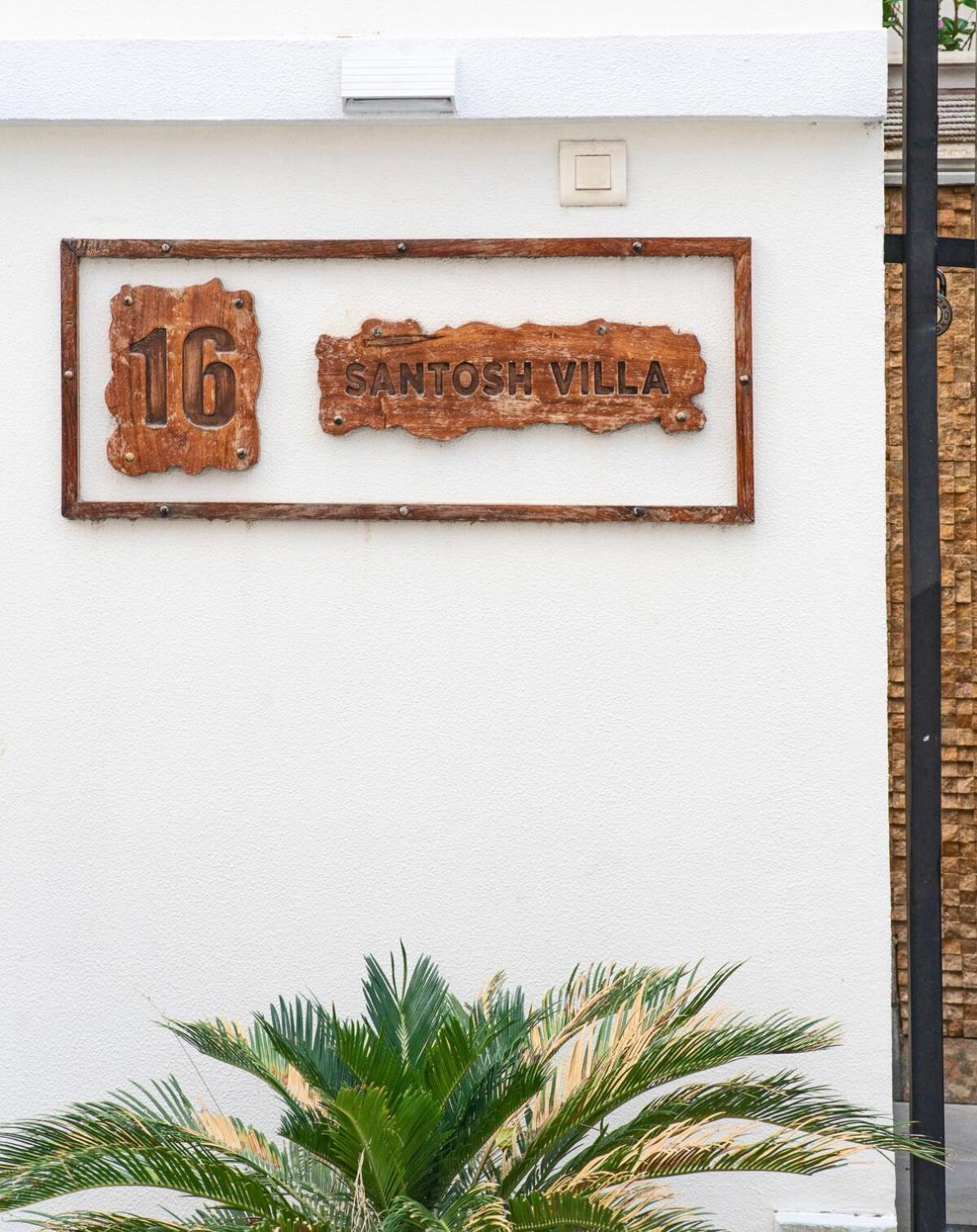Santosh Villa - The House Of Antiques And Art ウダイプル エクステリア 写真