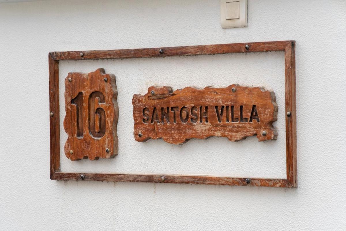 Santosh Villa - The House Of Antiques And Art ウダイプル エクステリア 写真